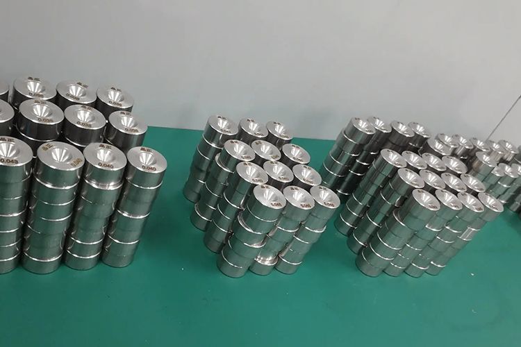 金剛線(xiàn)拉絲模具